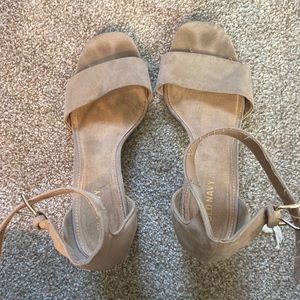 Old navy tan heels